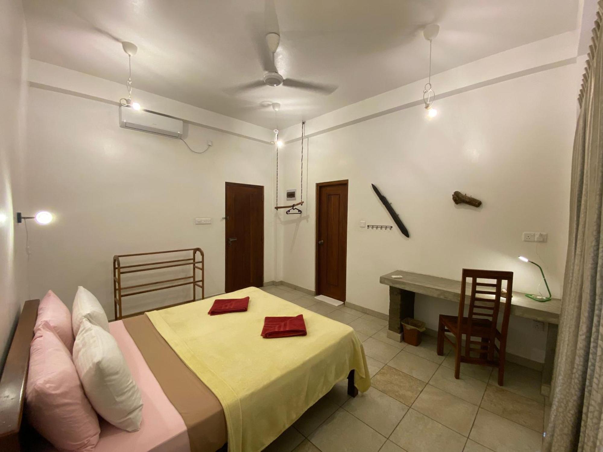 Mirage Beach House At Morava Court Hikkaduwa Kültér fotó